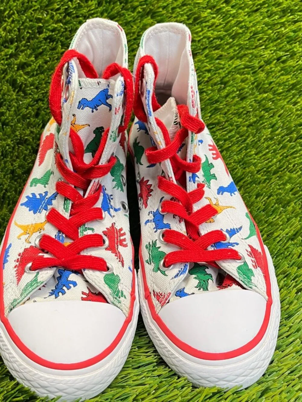 Converse Chuck Taylor All Star Boys Size 2Y White Red Athletic Shoes Sneakers